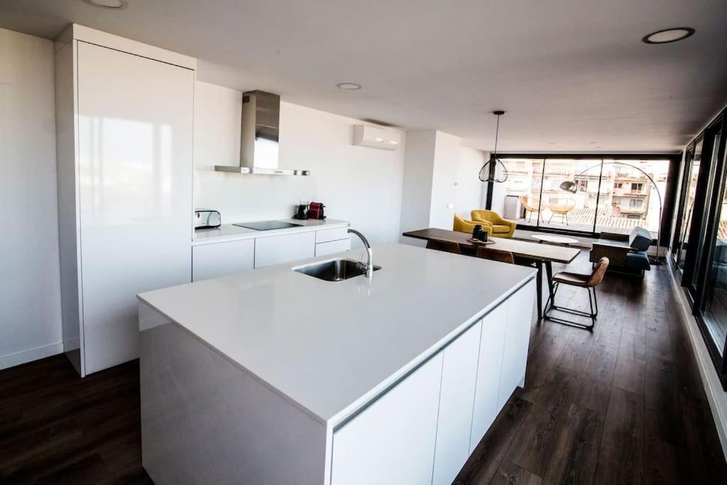Atico Con Terraza En El Centro De Reus Apartment Bagian luar foto