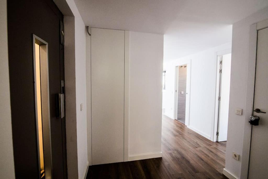 Atico Con Terraza En El Centro De Reus Apartment Bagian luar foto